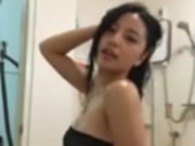 泰國性感網紅在直播浴室邊跳舞邊濕身洗澡